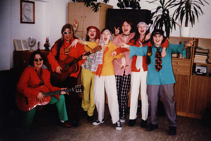 Dziewczyny przed konkursem mody bezgucia